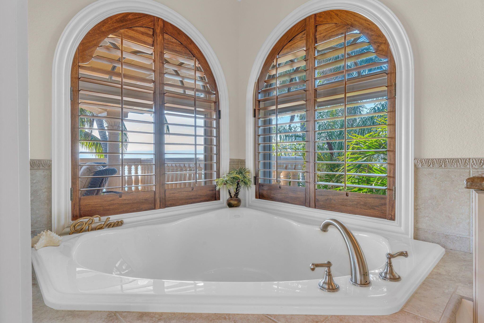 KEY COLONY, Florida, 33051, United States, 4 Bedrooms Bedrooms, ,5 BathroomsBathrooms,Residential,For Sale,1997483