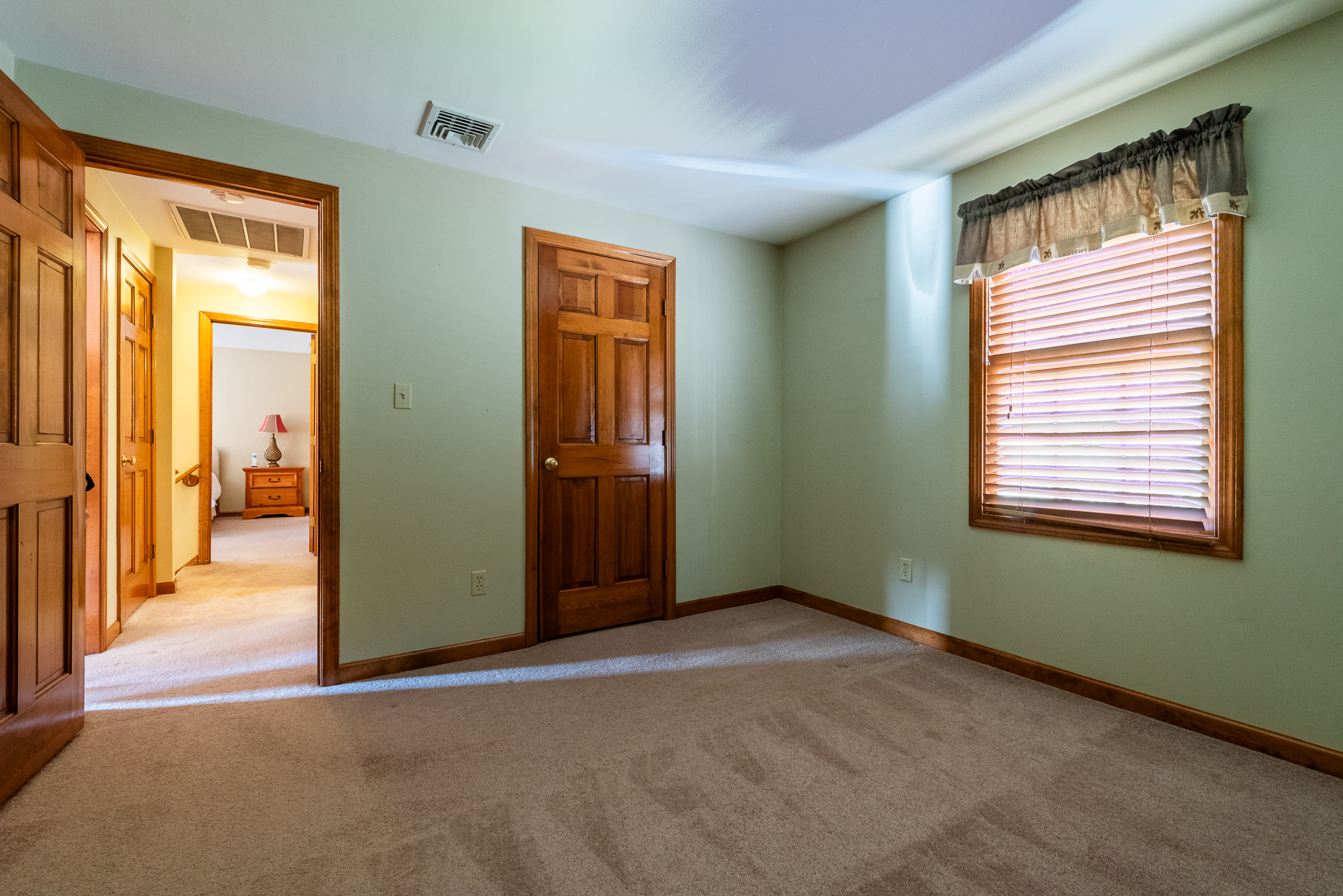  Beautifully Maintained Colonial Set on Over 2.5 Acres - 物件實景