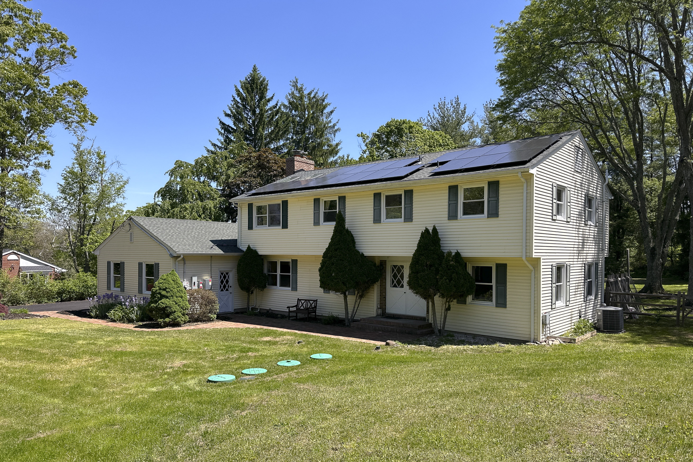  Smart Upgrades and Stylish Spaces Define This Montgomery Township Showstopper - 物件實景