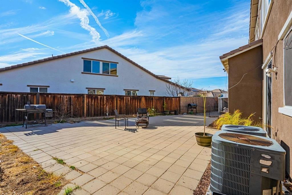 Hemet, California, 92545, United States, 5 Bedrooms Bedrooms, ,3 BathroomsBathrooms,Residential,For Sale,1877252