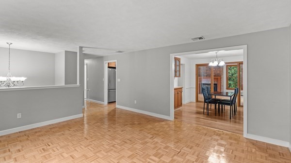 Southborough, Massachusetts, 01772, United States, 4 Bedrooms Bedrooms, ,3 BathroomsBathrooms,Residential,For Sale,1981487