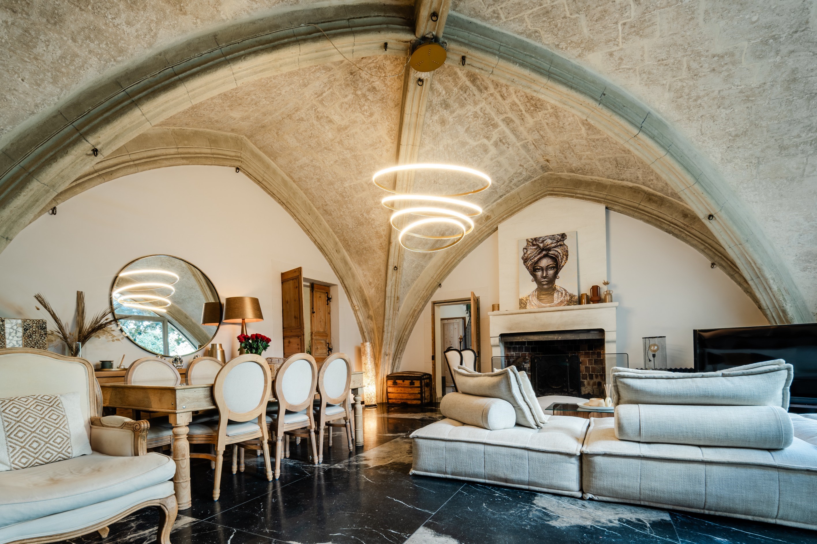  Romanesque house with garden, swimming pool and garage in the heart of the city. - 物件實景