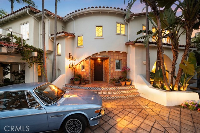 Los Angeles, California, 90064, United States, 6 Bedrooms Bedrooms, ,3 BathroomsBathrooms,Residential,For Sale,1977157