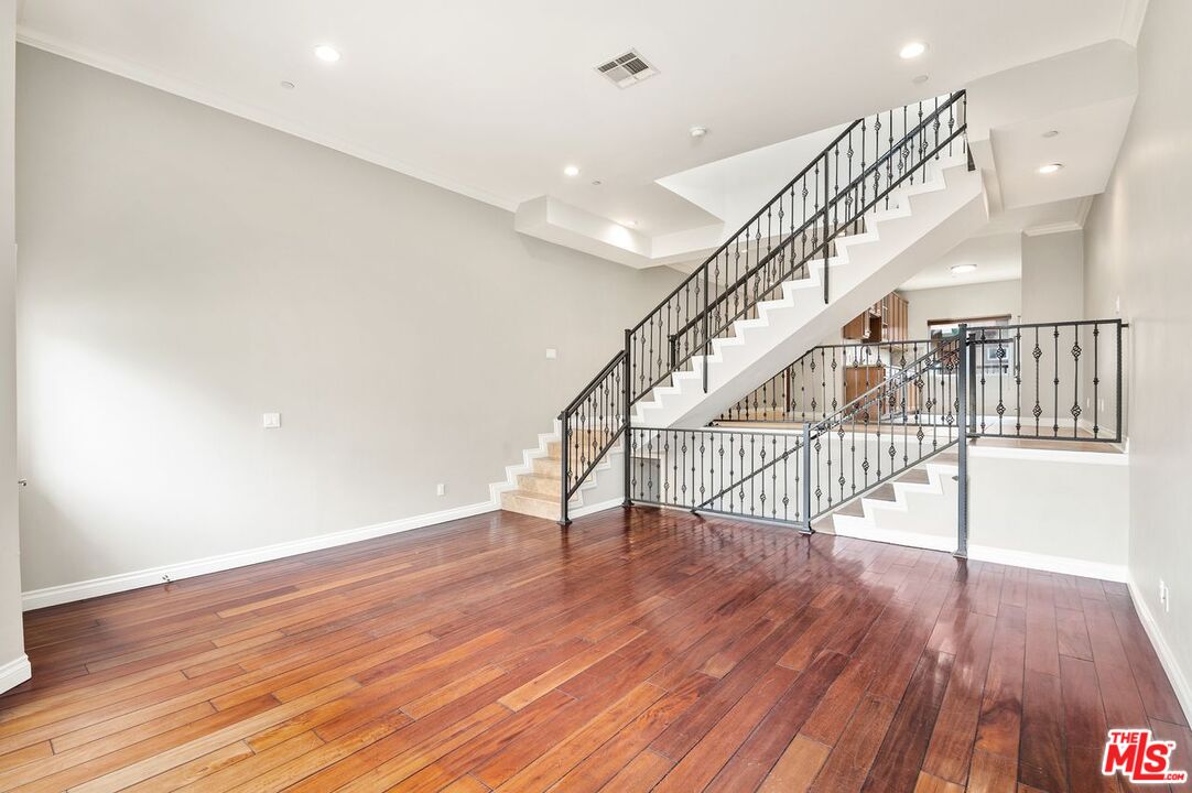 Agoura Hills, California, 91301, United States, 3 Bedrooms Bedrooms, ,3 BathroomsBathrooms,Residential,For Sale,1919478