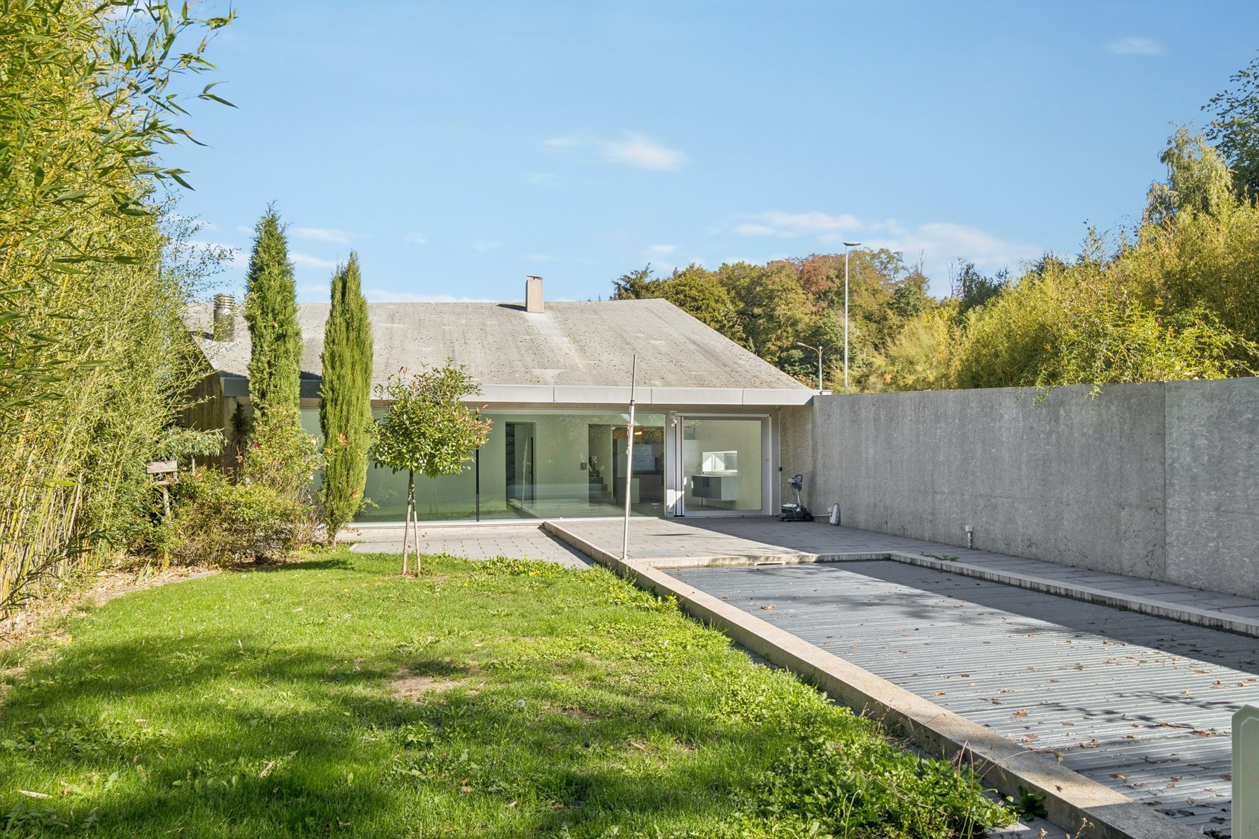 Contemporary architect-designed villa with a pool in Mont-sur-Lausanne - 物件實景