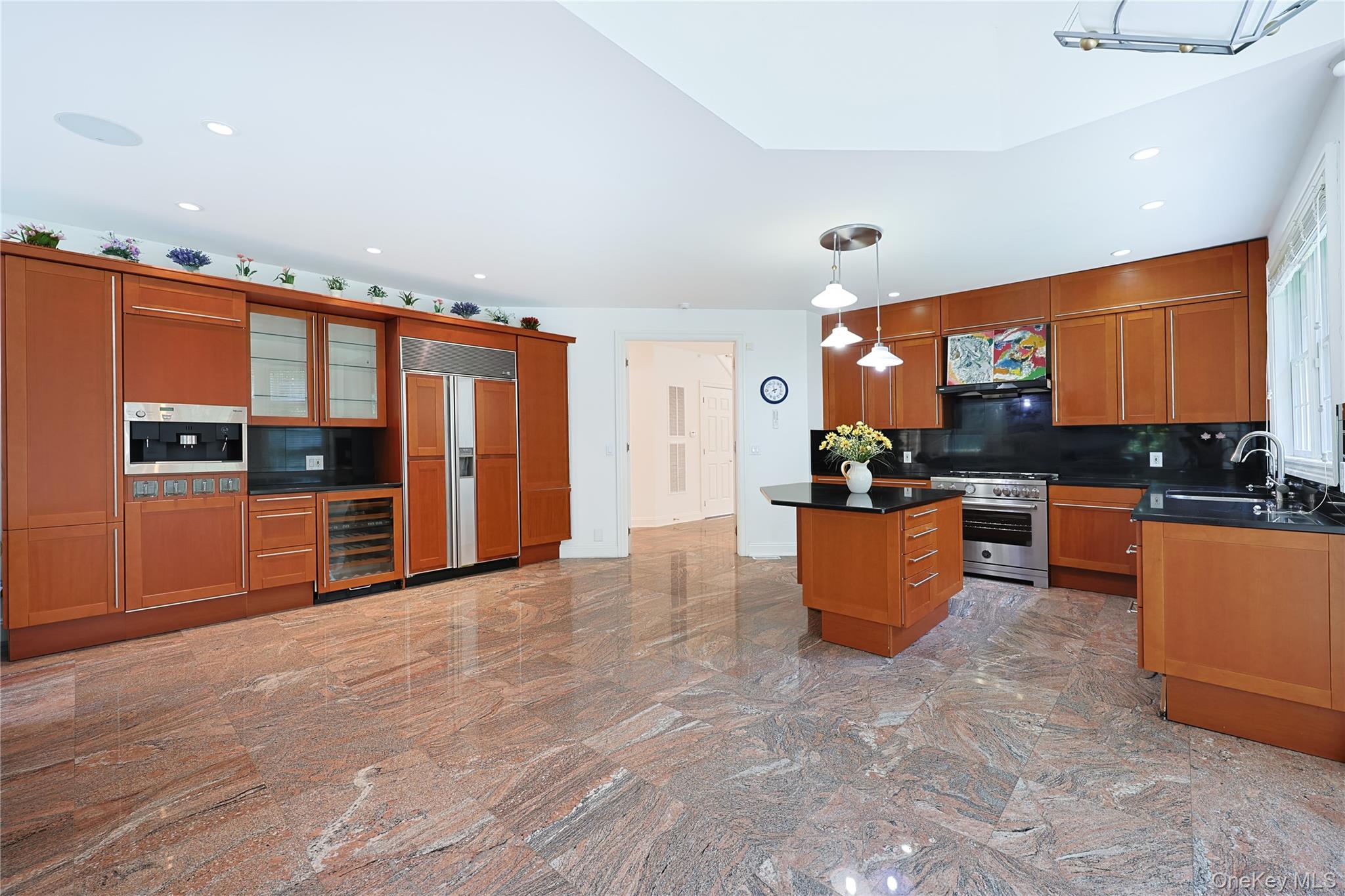  14 Belvedere Court, North Hills, NY, 11030 - 物件實景