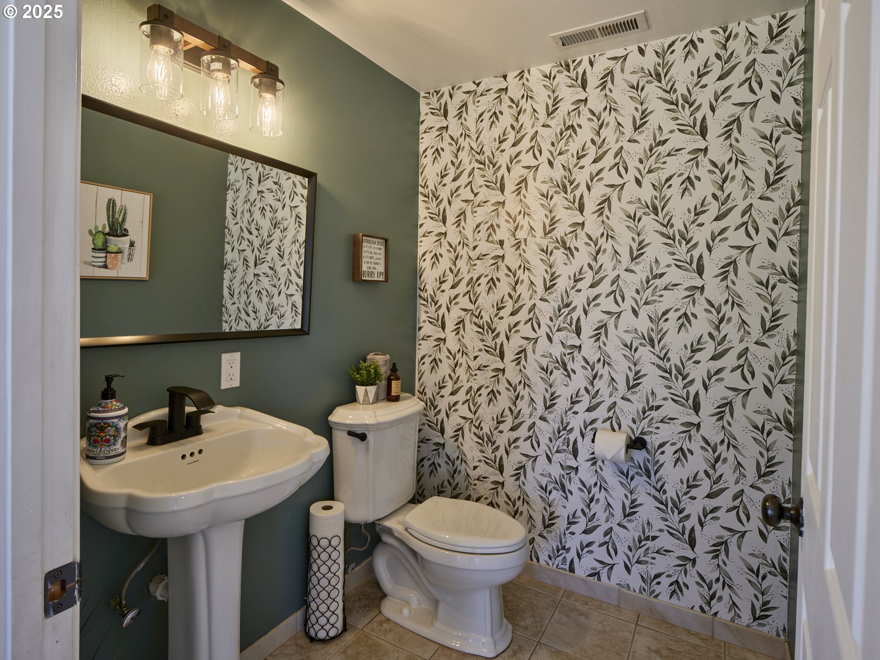 Brush Prairie, Washington, 98606, United States, 3 Bedrooms Bedrooms, ,3 BathroomsBathrooms,Residential,For Sale,2002290