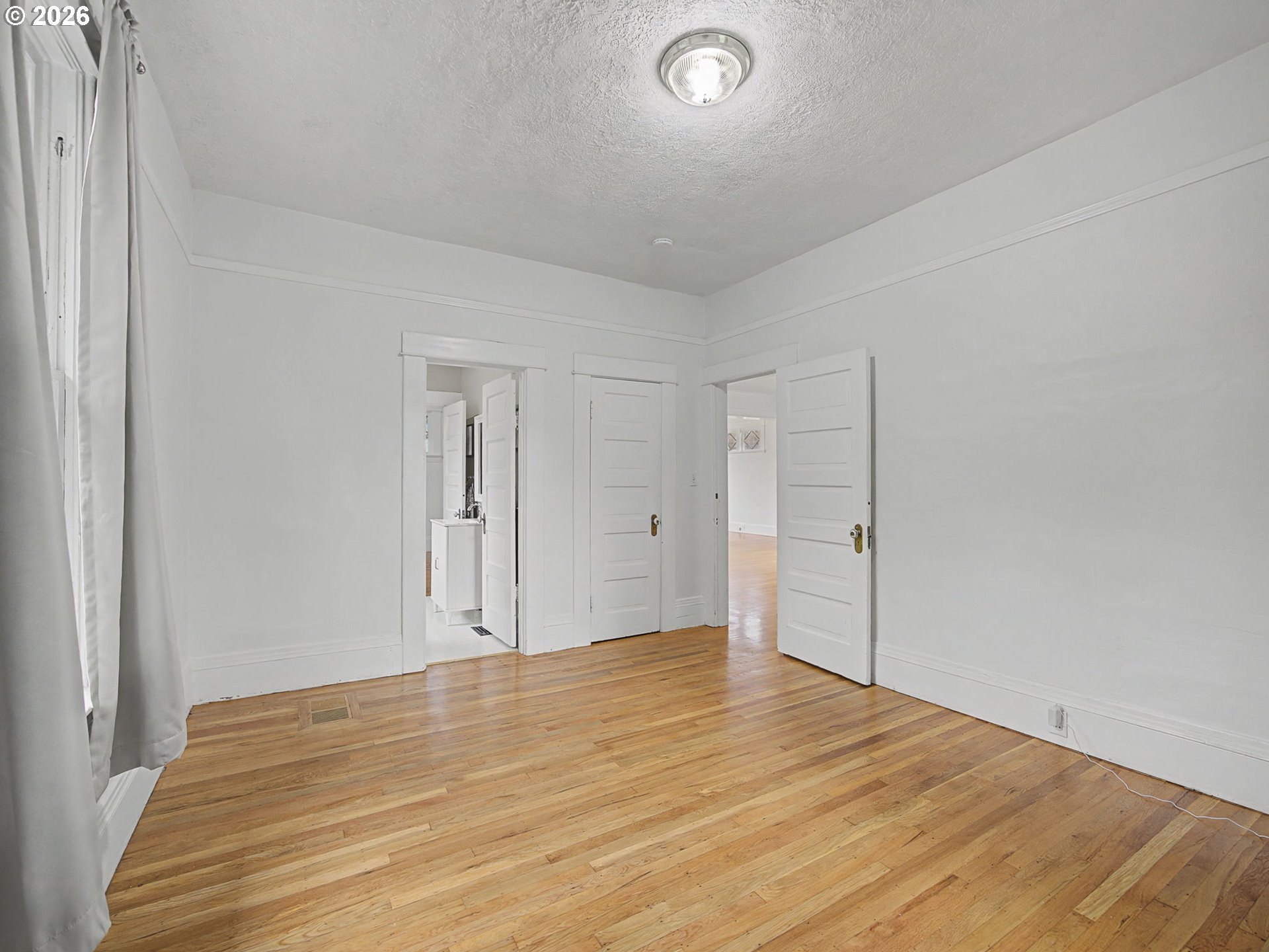 Portland, Oregon, 97212, United States, 5 Bedrooms Bedrooms, ,3 BathroomsBathrooms,Residential,For Sale,2043589