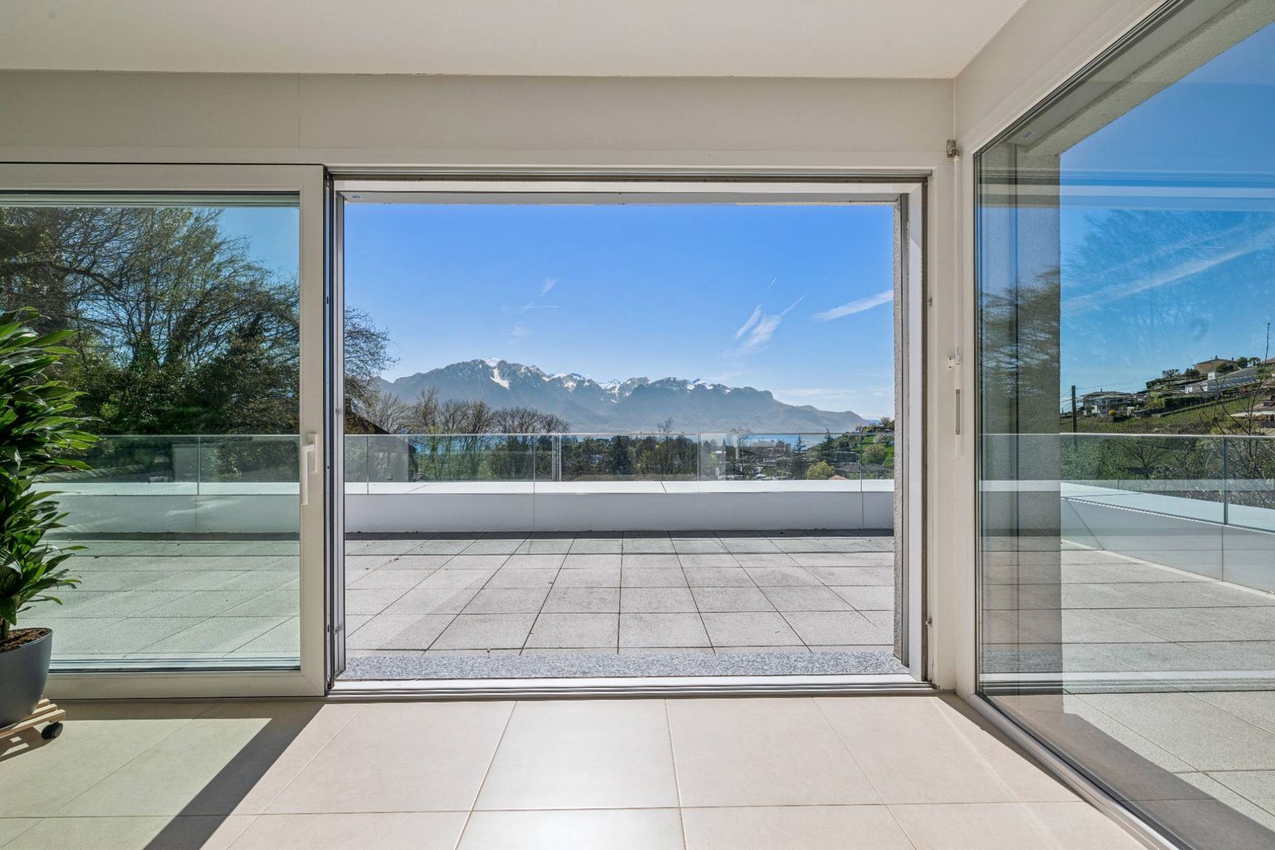  Contemporary penthouse duplex with lake view - 物件實景