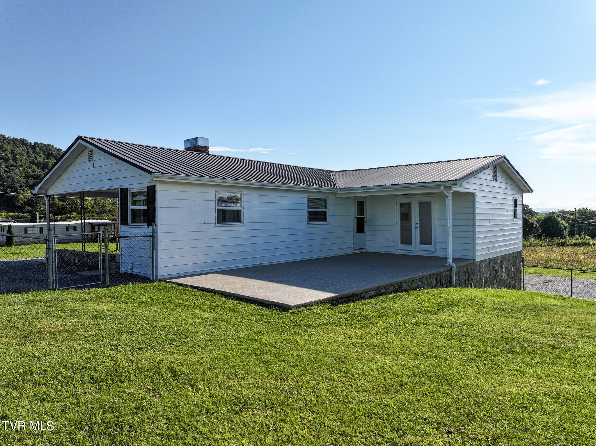 Greeneville, Tennessee, 37743, United States, 3 Bedrooms Bedrooms, ,2 BathroomsBathrooms,Residential,For Sale,1982221