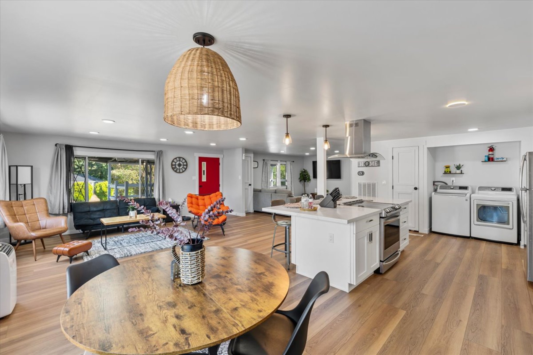  Modern Renton Bungalow - 物件實景