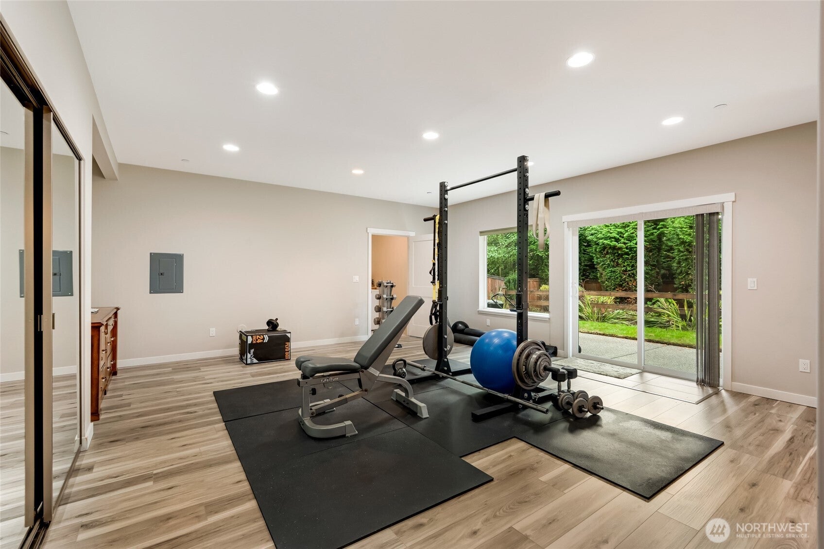 Lynnwood, Washington, 98037, United States, 5 Bedrooms Bedrooms, ,4 BathroomsBathrooms,Residential,For Sale,1979016