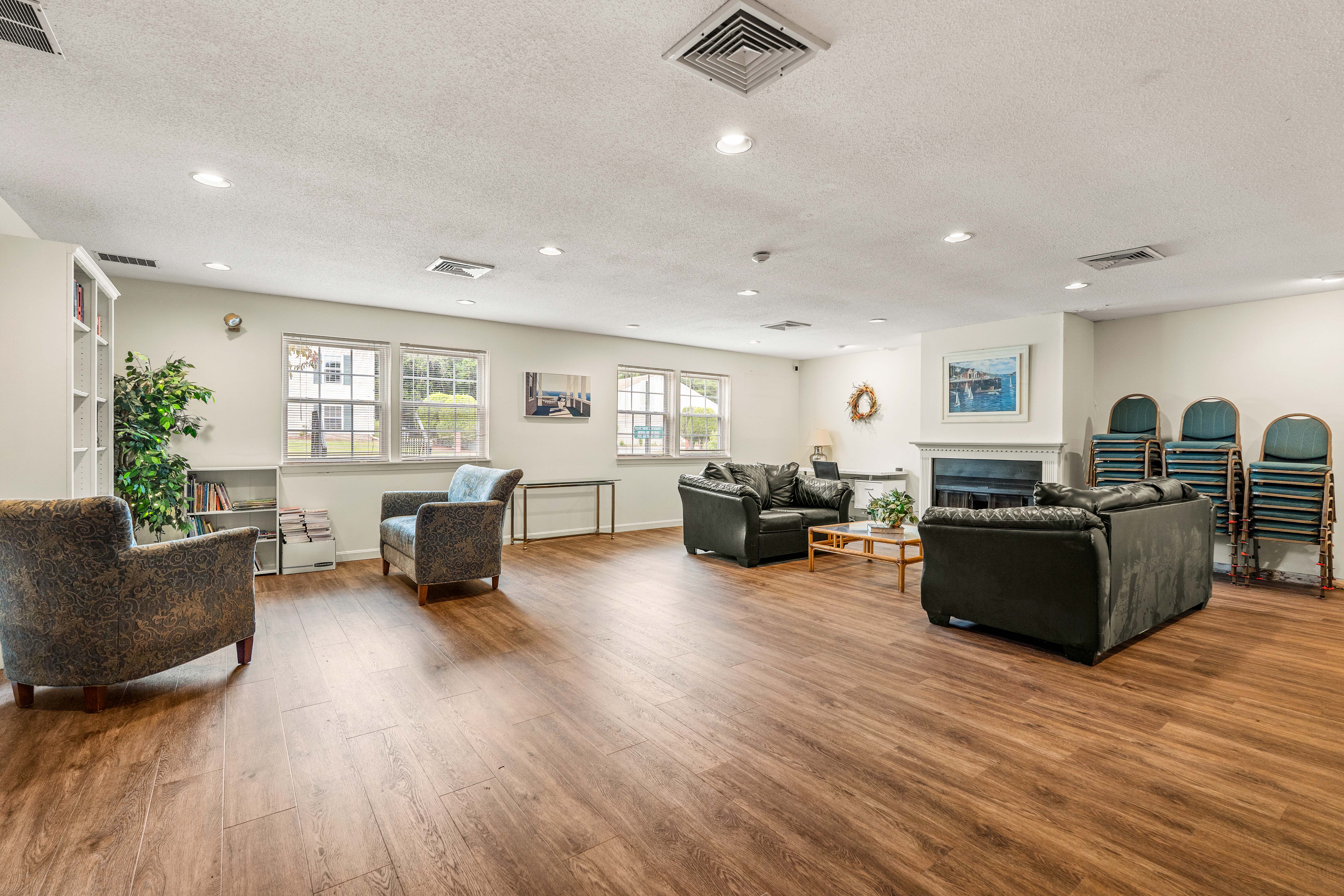  1202 White Cedar Boulevard, Portsmouth, NH 03801 - 物件實景