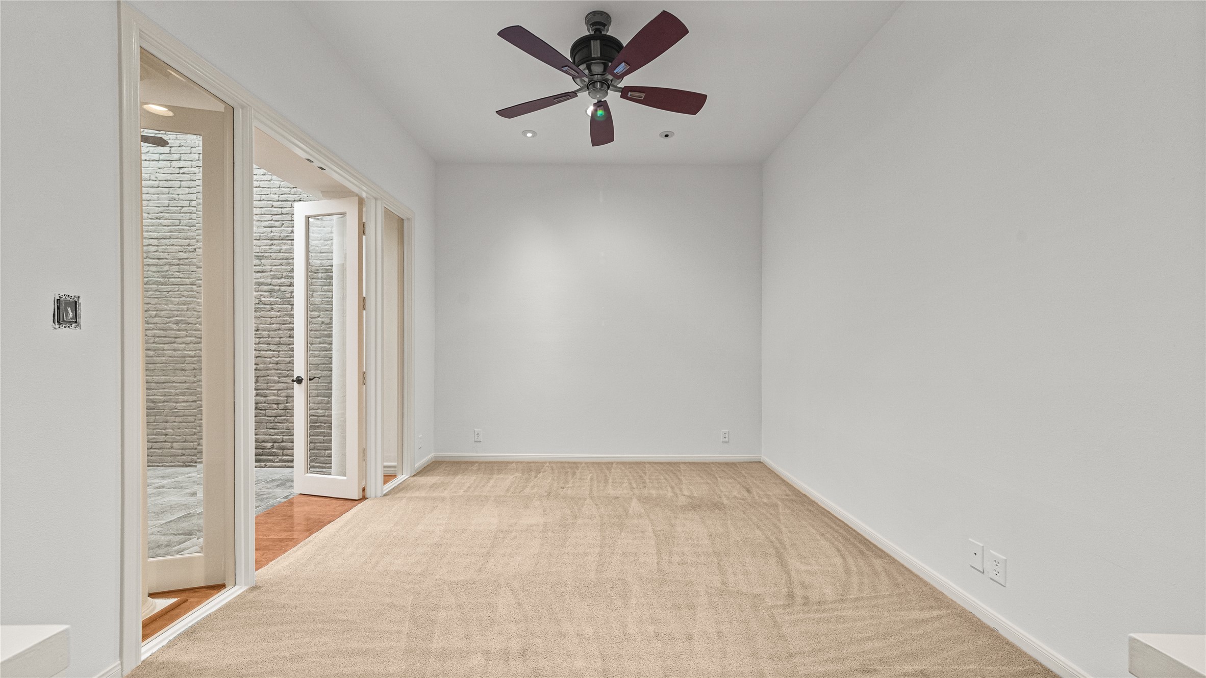 Houston, Texas, 77056, United States, 3 Bedrooms Bedrooms, ,5 BathroomsBathrooms,Residential,For Sale,1911069