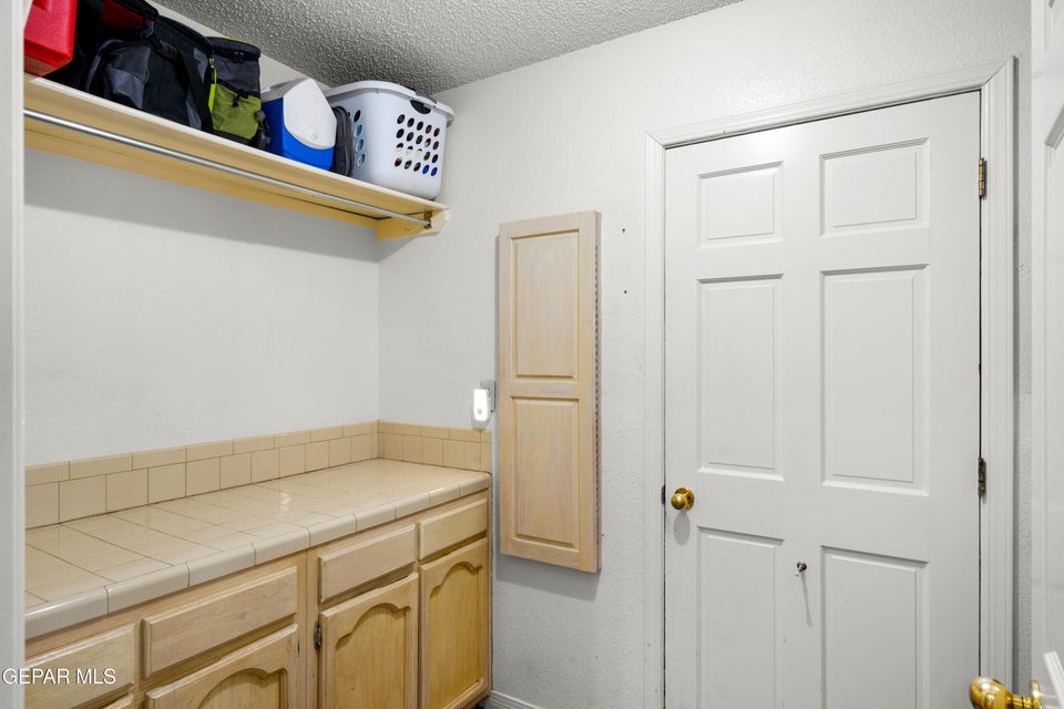 El Paso, Texas, 79912, United States, 4 Bedrooms Bedrooms, ,2 BathroomsBathrooms,Residential,For Sale,1921658