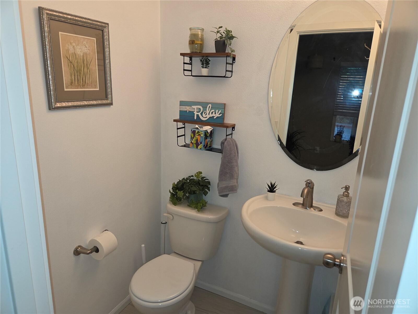 EVERETT, Washington, 98208, United States, 2 Bedrooms Bedrooms, ,3 BathroomsBathrooms,Residential,For Sale,1896693
