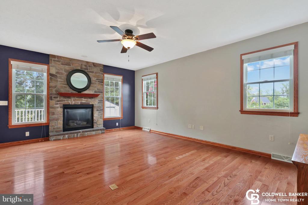 RIDGELEY, West Virginia, 26753, United States, 4 Bedrooms Bedrooms, ,3 BathroomsBathrooms,Residential,For Sale,1940316