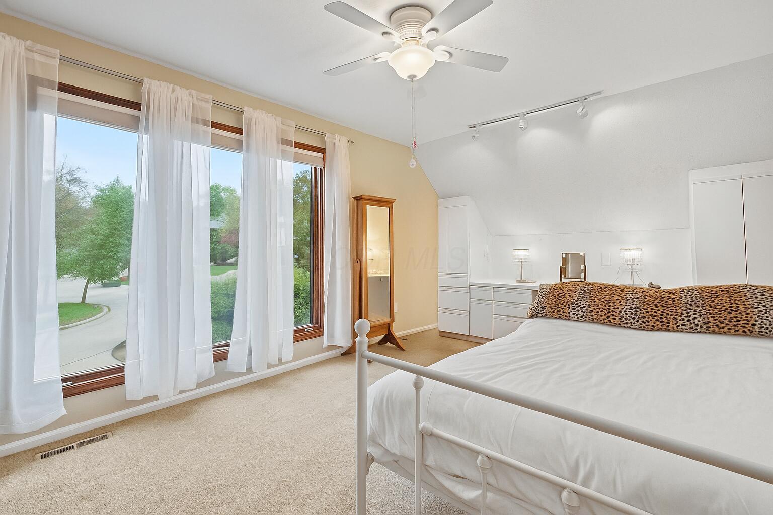 Columbus, Ohio, 43230, United States, 4 Bedrooms Bedrooms, ,4 BathroomsBathrooms,Residential,For Sale,1970472