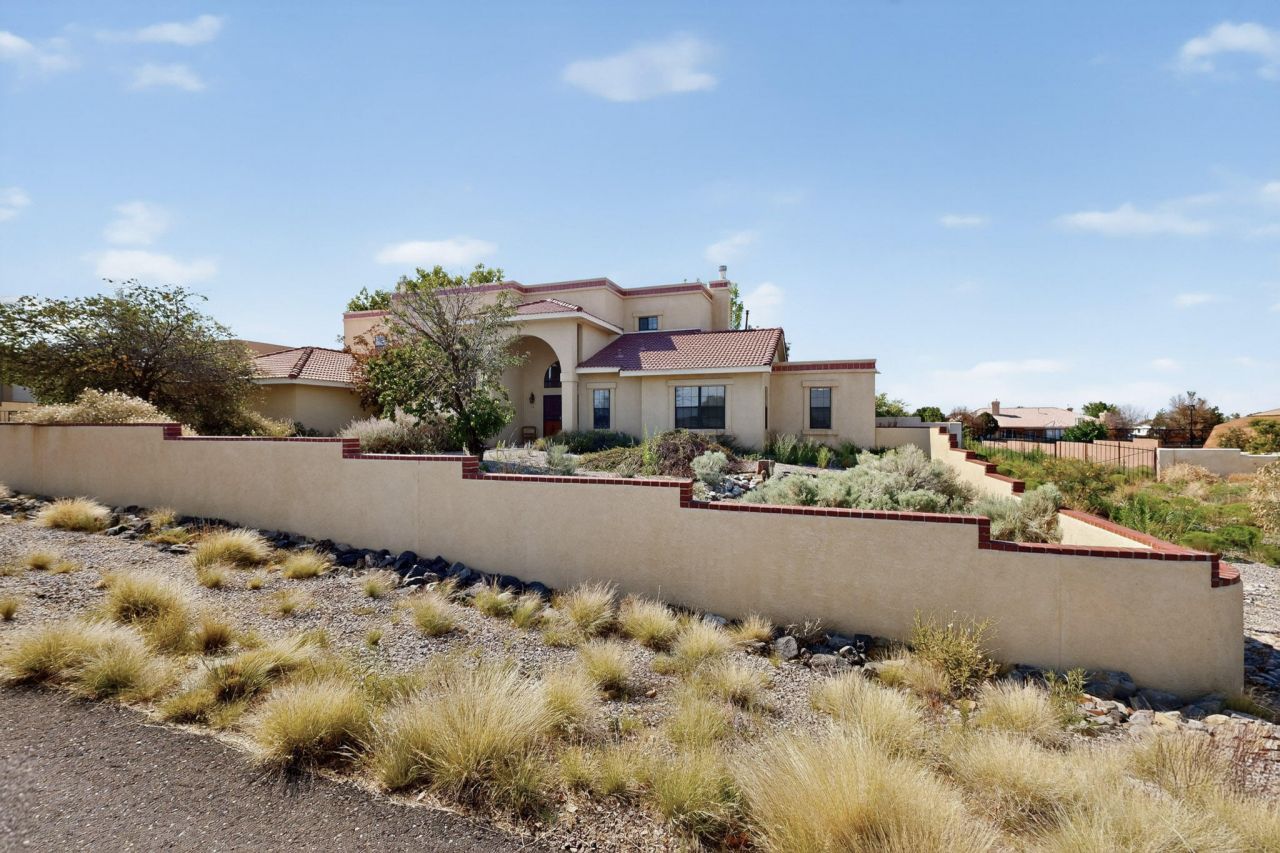 Albuquerque, New Mexico, 87122, United States, 5 Bedrooms Bedrooms, ,5 BathroomsBathrooms,Residential,For Sale,1933221