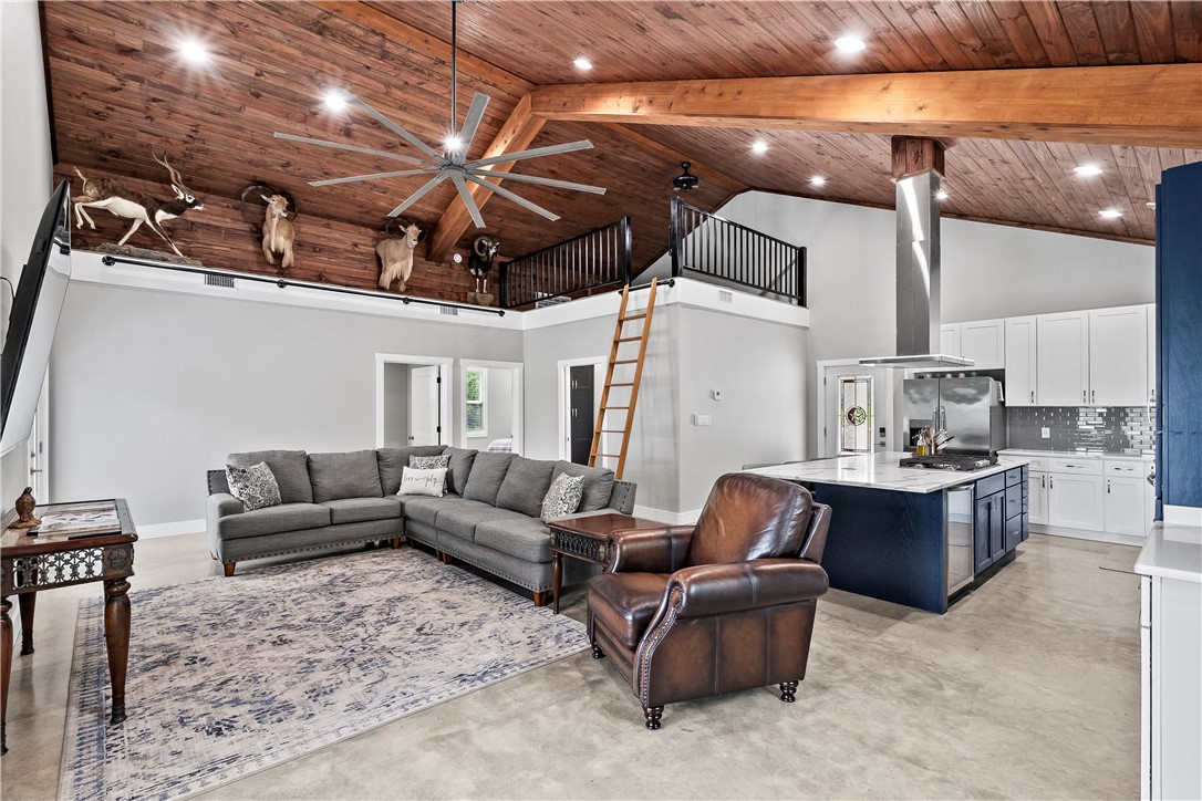 Franklin, Texas, 77856, United States, 2 Bedrooms Bedrooms, ,1 BathroomBathrooms,Residential,For Sale,1846956
