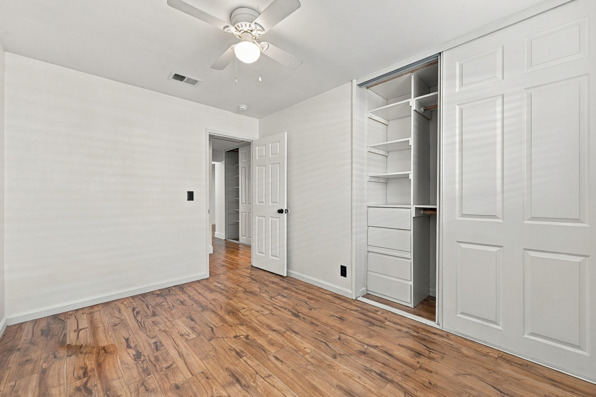  Inviting Move-In Ready Home - 物件實景
