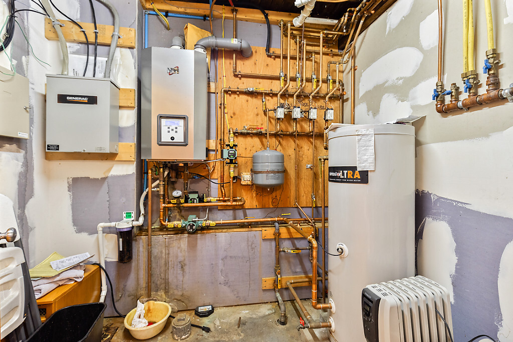 Smithfield, Maine, 04978, United States, 3 Bedrooms Bedrooms, ,4 BathroomsBathrooms,Residential,For Sale,1934236