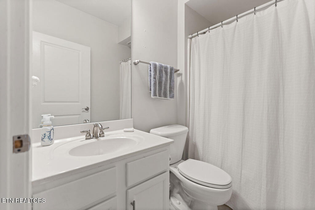 Knoxville, Tennessee, 37902, United States, 3 Bedrooms Bedrooms, ,2 BathroomsBathrooms,Residential,For Sale,1870599