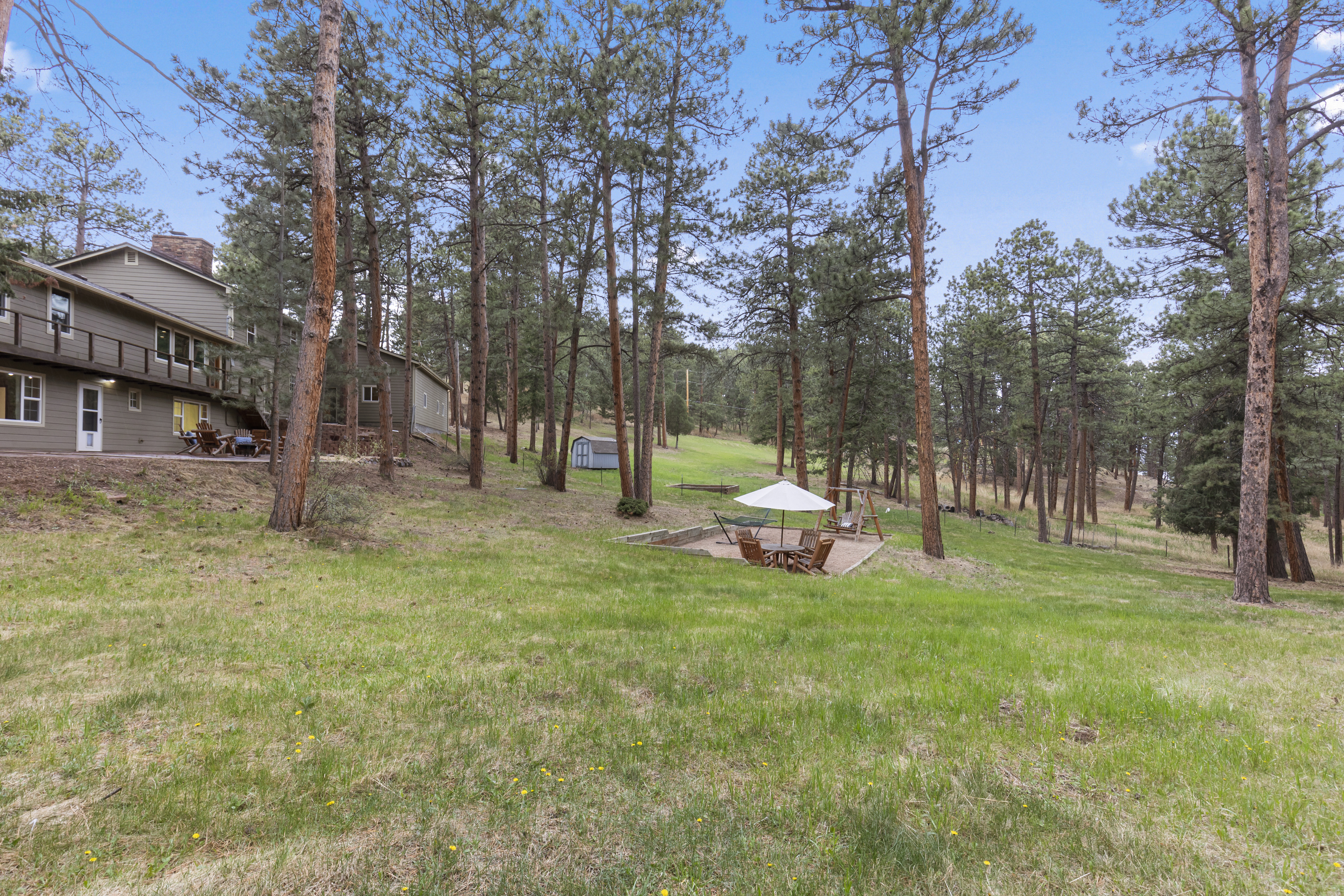  Charming Indian Hills Home on a Rare 1.6-Acre Lot - 物件實景