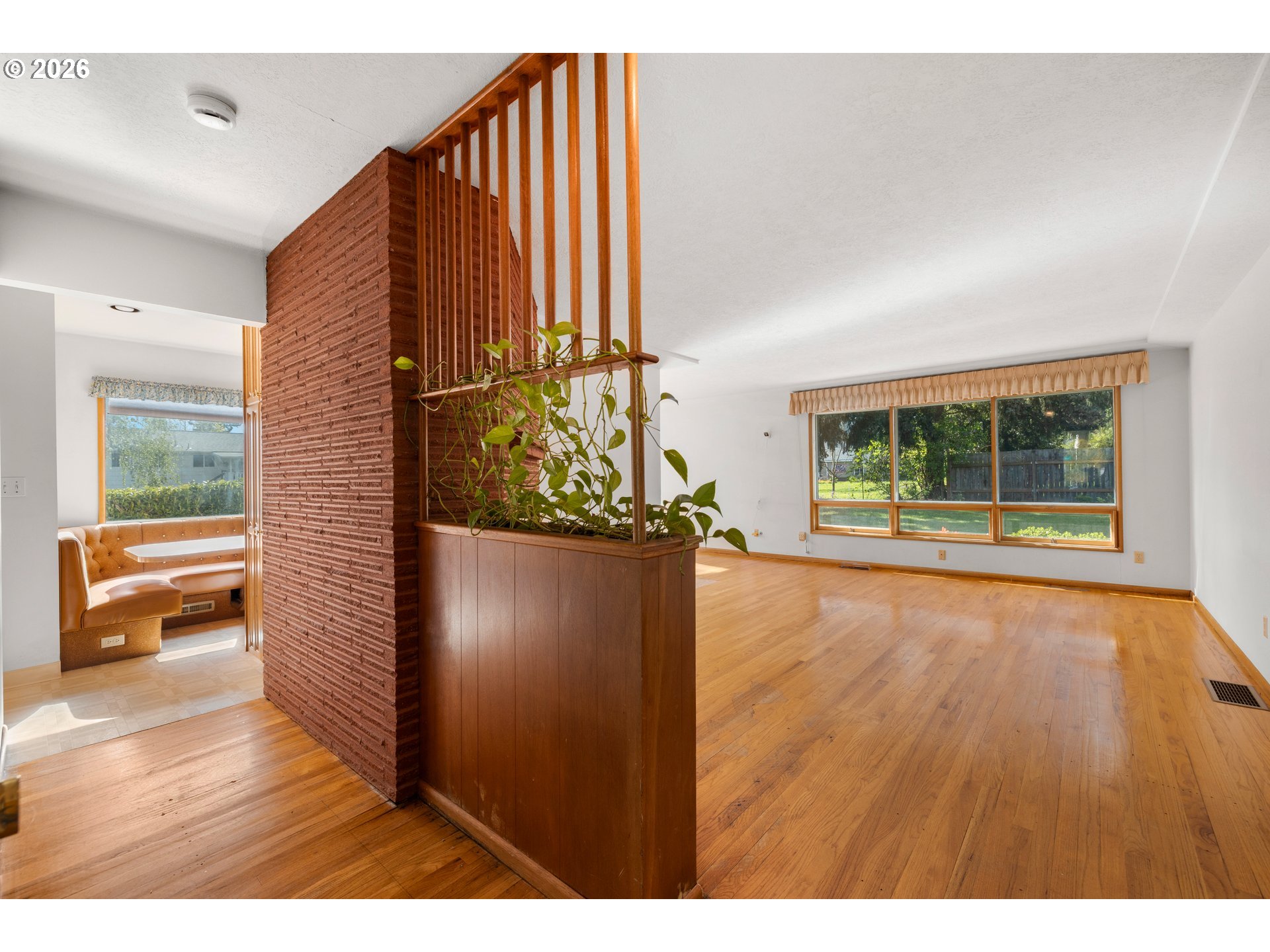 Portland, Oregon, 97230, United States, 3 Bedrooms Bedrooms, ,2 BathroomsBathrooms,Residential,For Sale,2040428