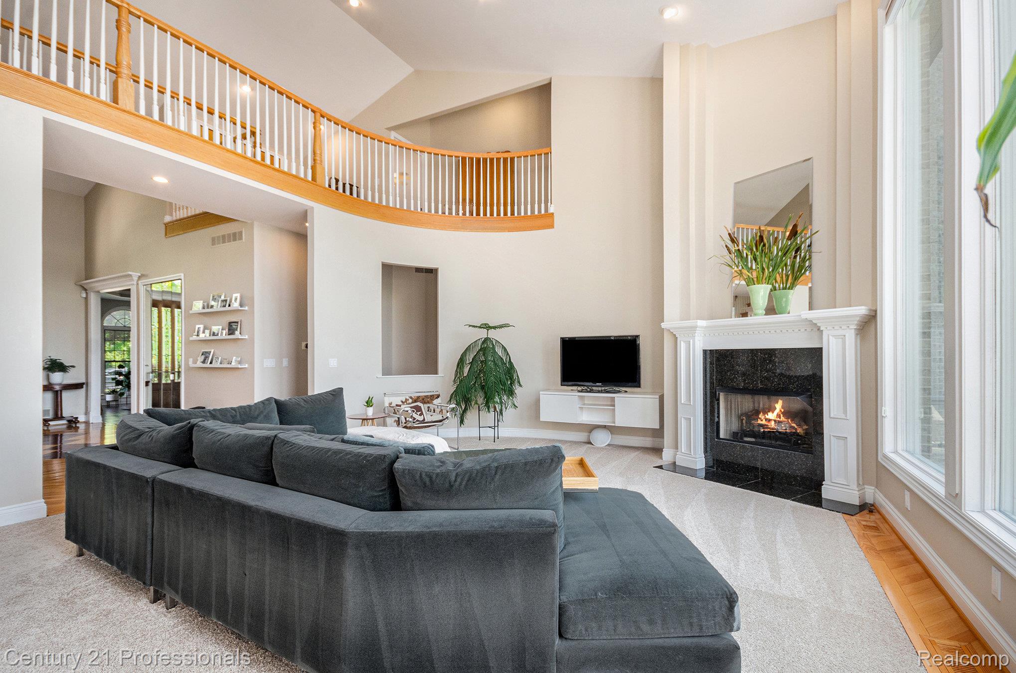 WhiteLake, Michigan, 48386, United States, 4 Bedrooms Bedrooms, ,4 BathroomsBathrooms,Residential,For Sale,1895235