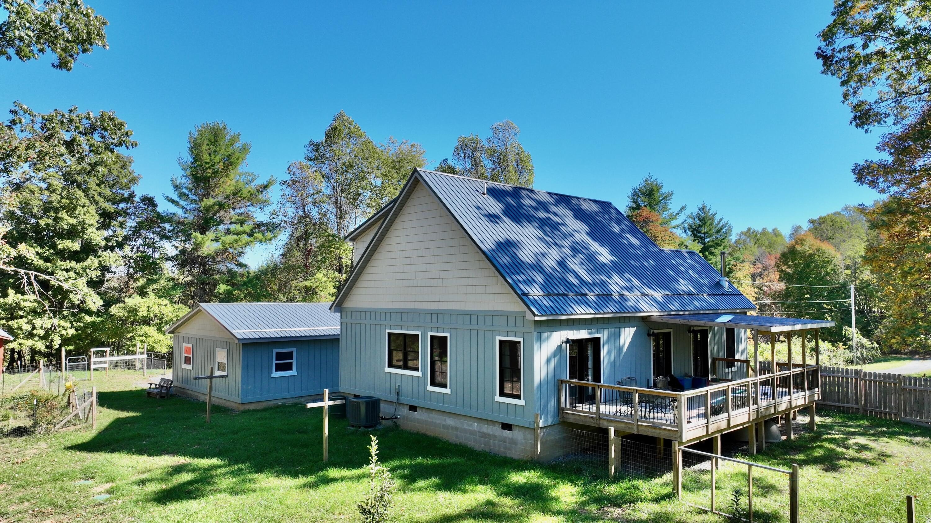 Hinton, West Virginia, 25951, United States, 3 Bedrooms Bedrooms, ,3 BathroomsBathrooms,Residential,For Sale,1770646