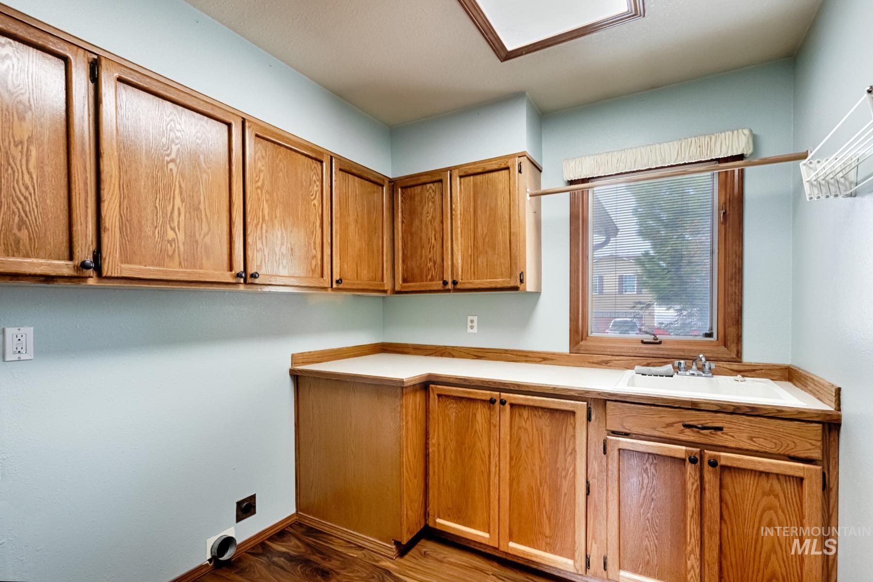 Kuna, Idaho, 83634, United States, 6 Bedrooms Bedrooms, ,4 BathroomsBathrooms,Residential,For Sale,1950984