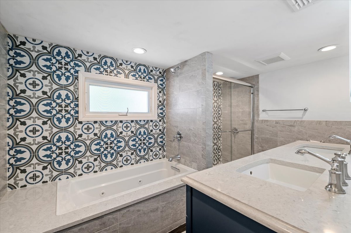 Amityville, New York, 11701, United States, 3 Bedrooms Bedrooms, ,3 BathroomsBathrooms,Residential,For Sale,1944957