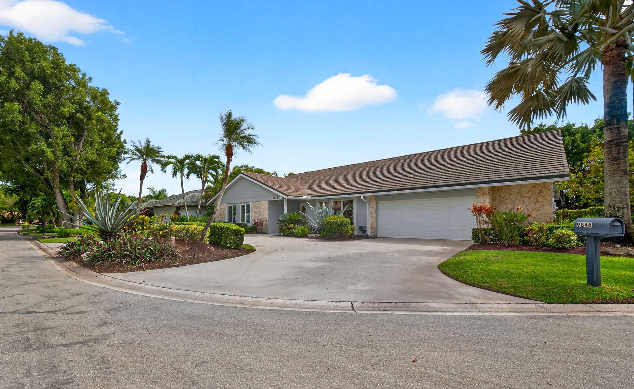 Coral Springs, Florida, 33071, United States, 4 Bedrooms Bedrooms, ,3 BathroomsBathrooms,Residential,For Sale,1989618