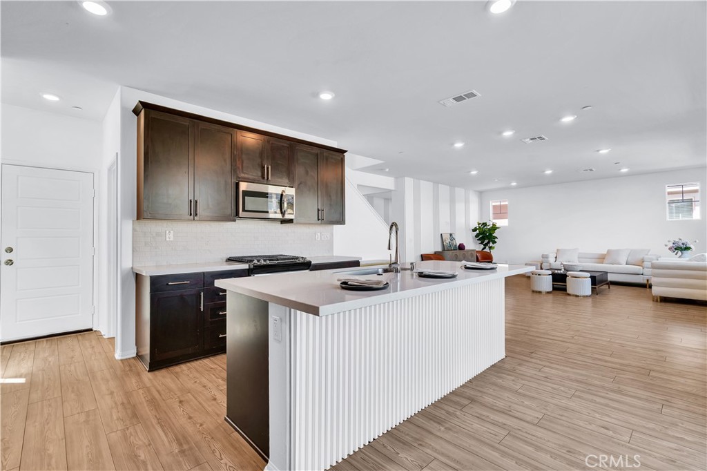 Menifee, California, 92584, United States, 5 Bedrooms Bedrooms, ,3 BathroomsBathrooms,Residential,For Sale,1936987
