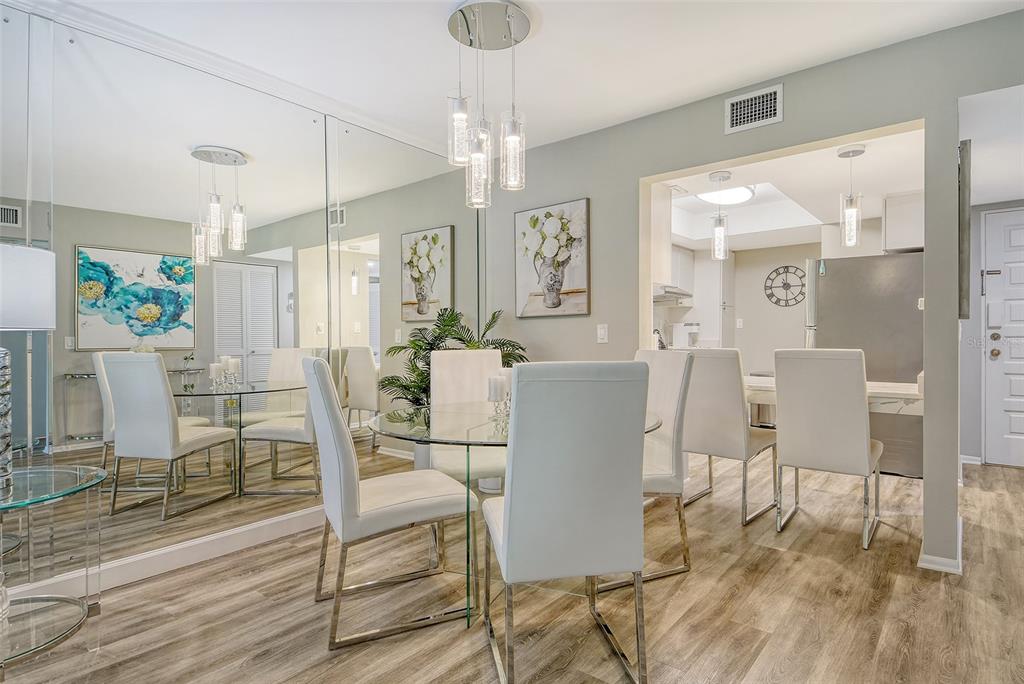Longboat Key, Florida, 34228, United States, 2 Bedrooms Bedrooms, ,1 BathroomBathrooms,Residential,For Sale,1859781