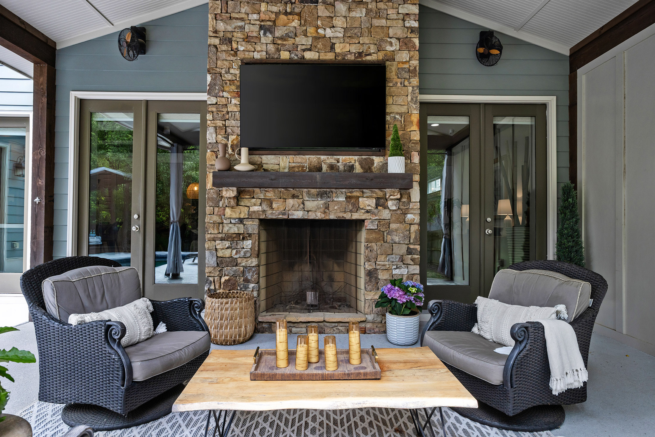  Extraordinary Custom-Built Home in Brookhaven - 物件實景