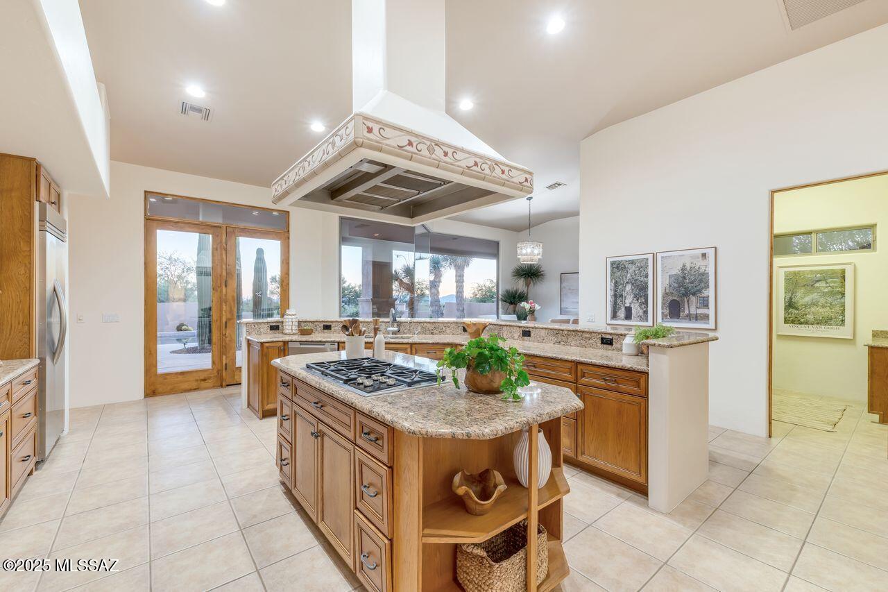 Tucson, Arizona, 85718, United States, 3 Bedrooms Bedrooms, ,4 BathroomsBathrooms,Residential,For Sale,1987862