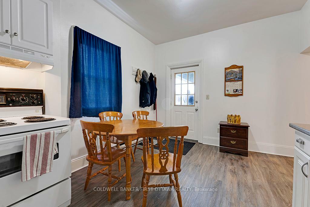 SMITHS FALLS, Ontario, K7A 2Z5, CA, 8 Bedrooms Bedrooms, ,Residential,For Sale,1866562