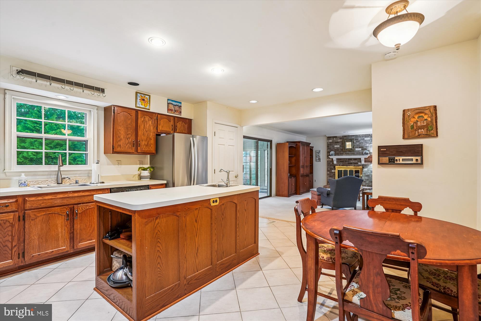 Burke, Virginia, 22015, United States, 5 Bedrooms Bedrooms, ,4 BathroomsBathrooms,Residential,For Sale,1905791