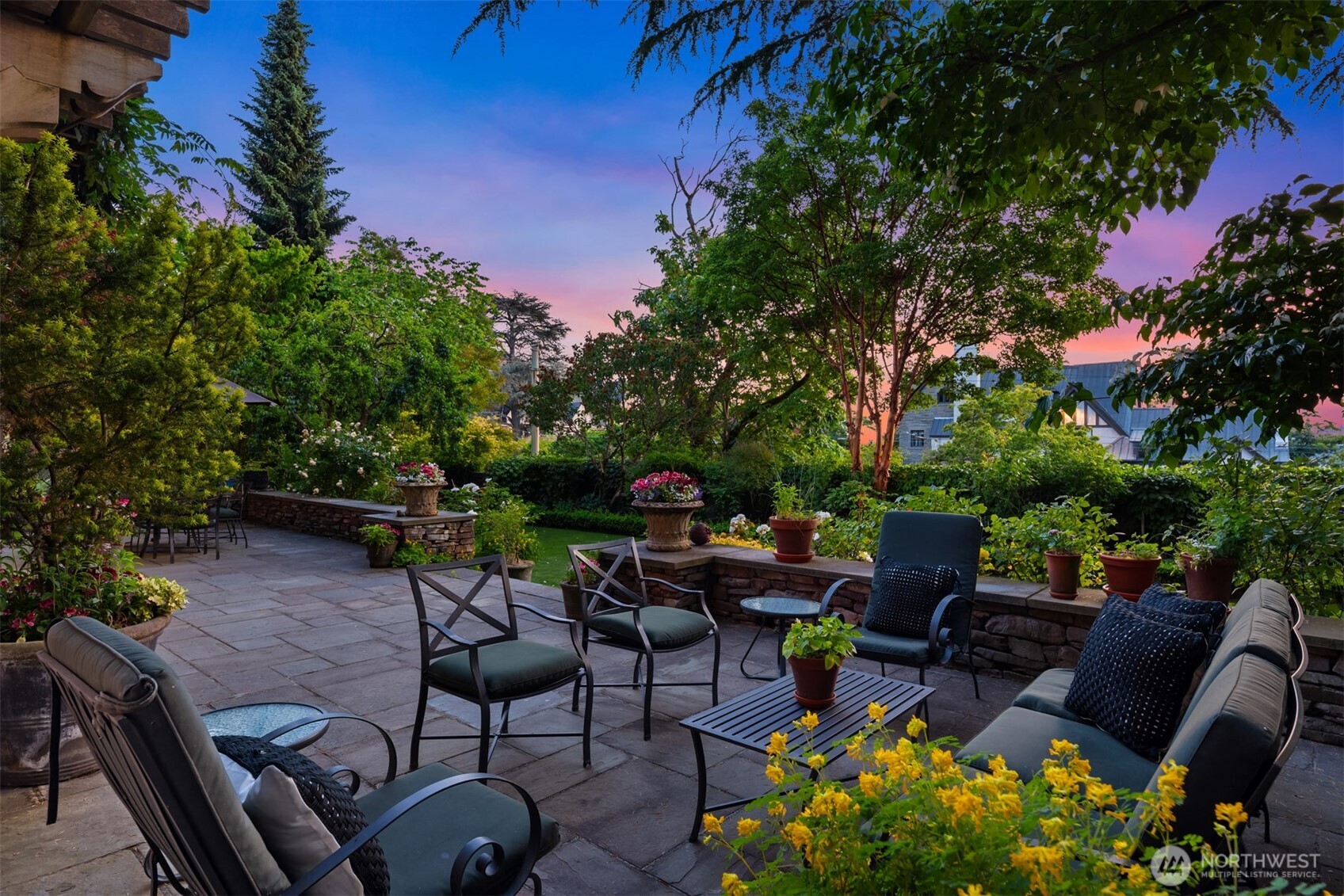 Seattle, Washington, 98102, United States, 5 Bedrooms Bedrooms, ,6 BathroomsBathrooms,Residential,For Sale,1891180