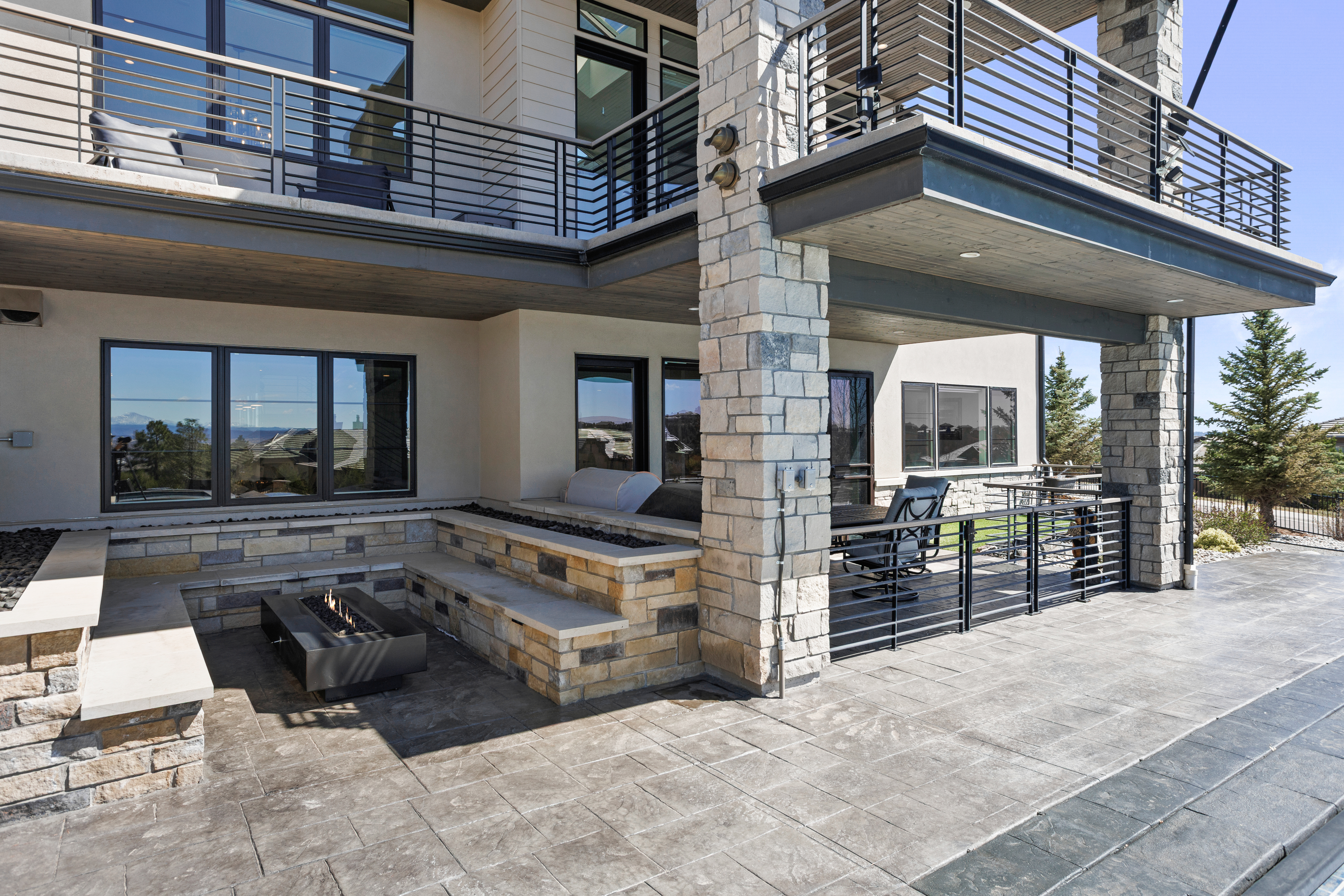  Spectacular Modern Ranch - 物件實景