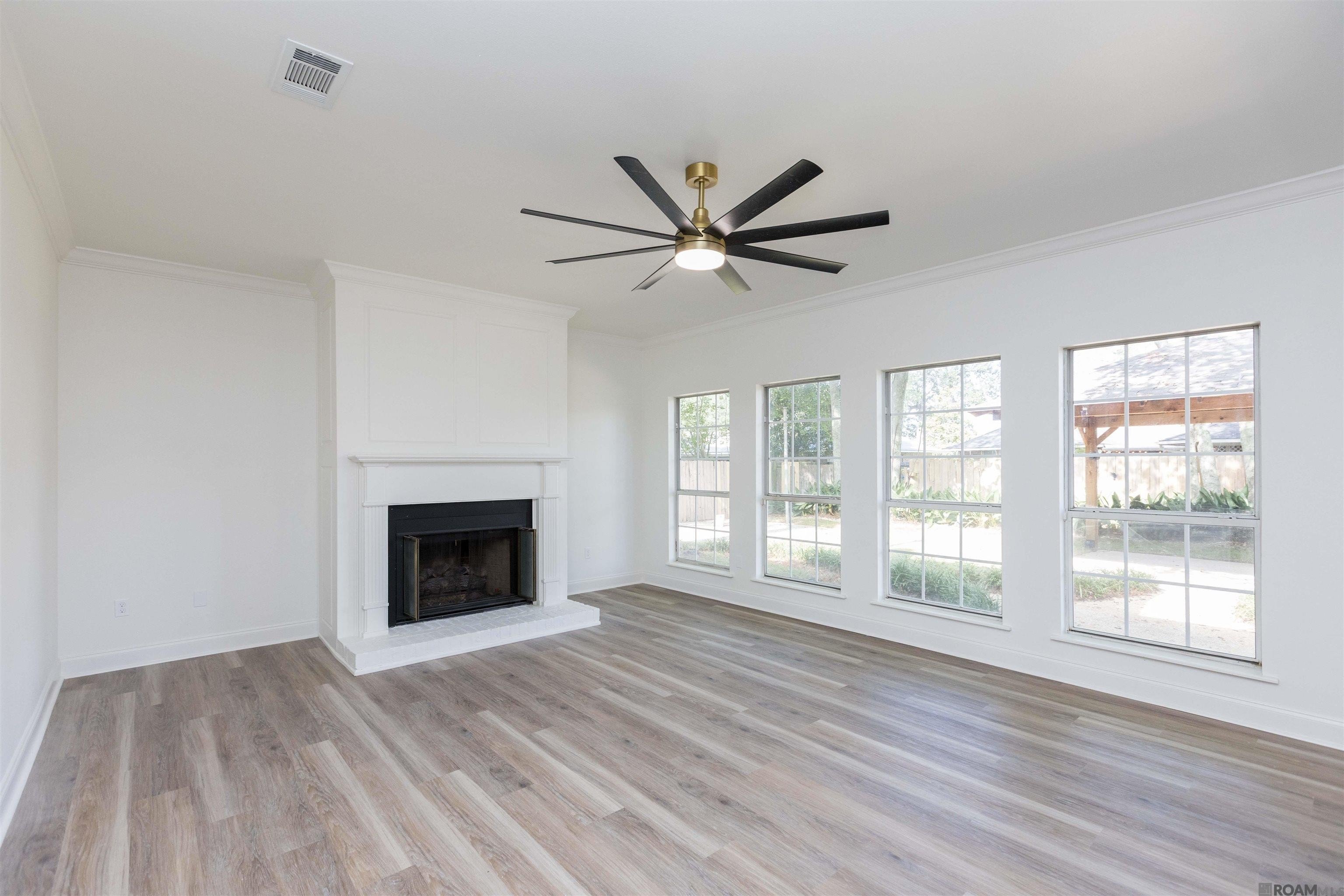 Baton Rouge, Louisiana, 70817, United States, 5 Bedrooms Bedrooms, ,4 BathroomsBathrooms,Residential,For Sale,1984389