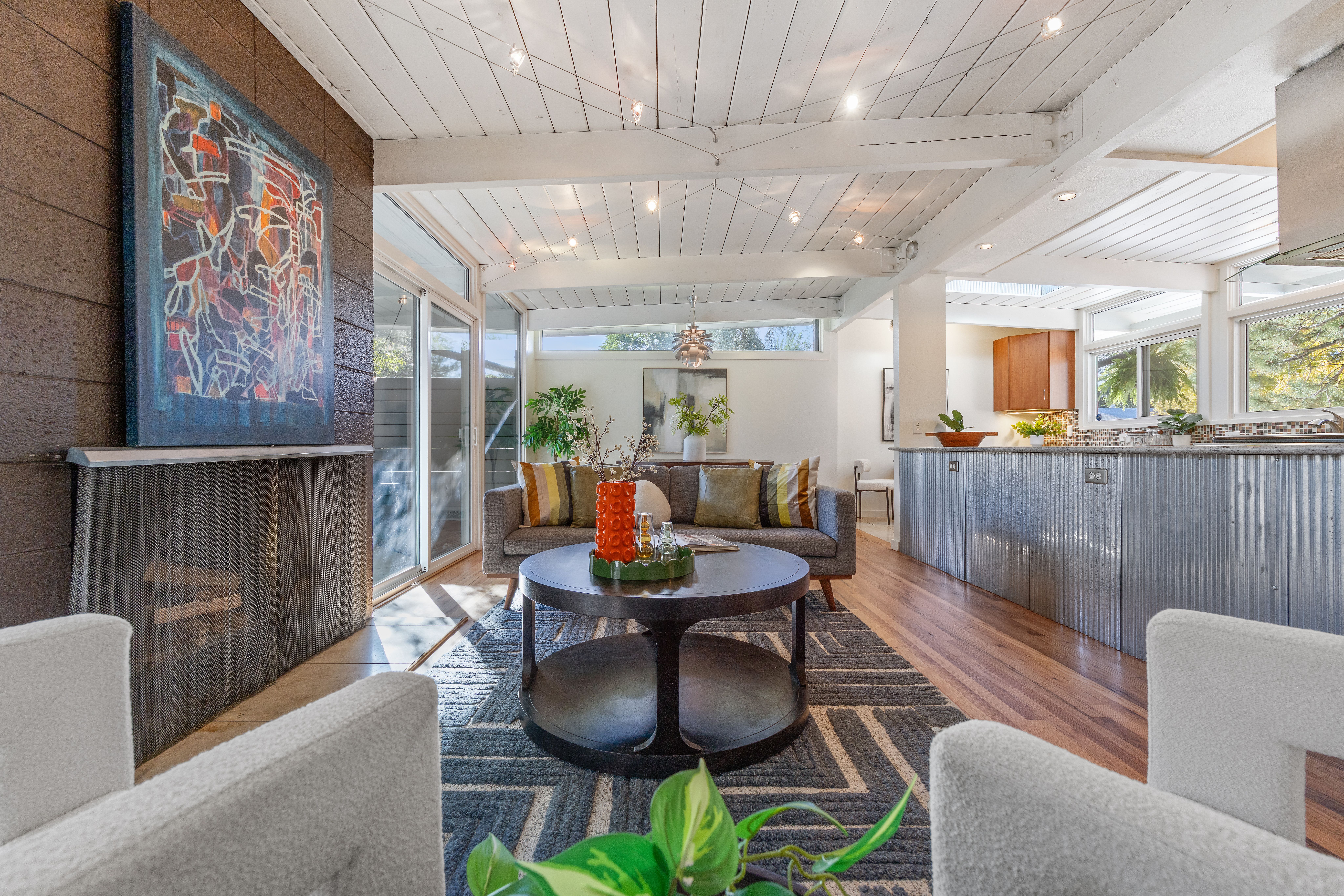  Mid-century modern lives with an effortless connection between indoors and out. - 物件實景