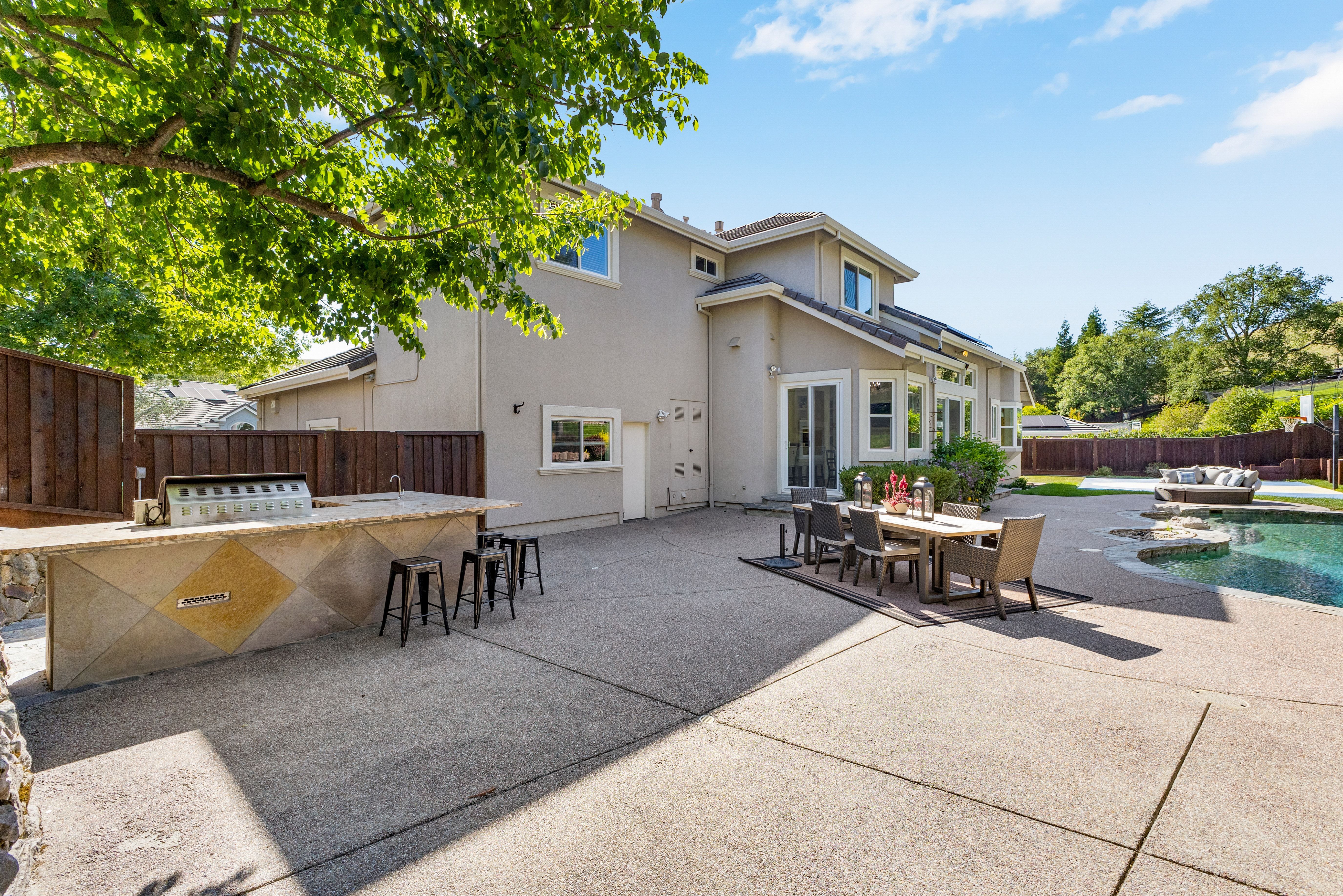  Exceptional Northridge Estates Home on Expansive Private Lot - 物件實景