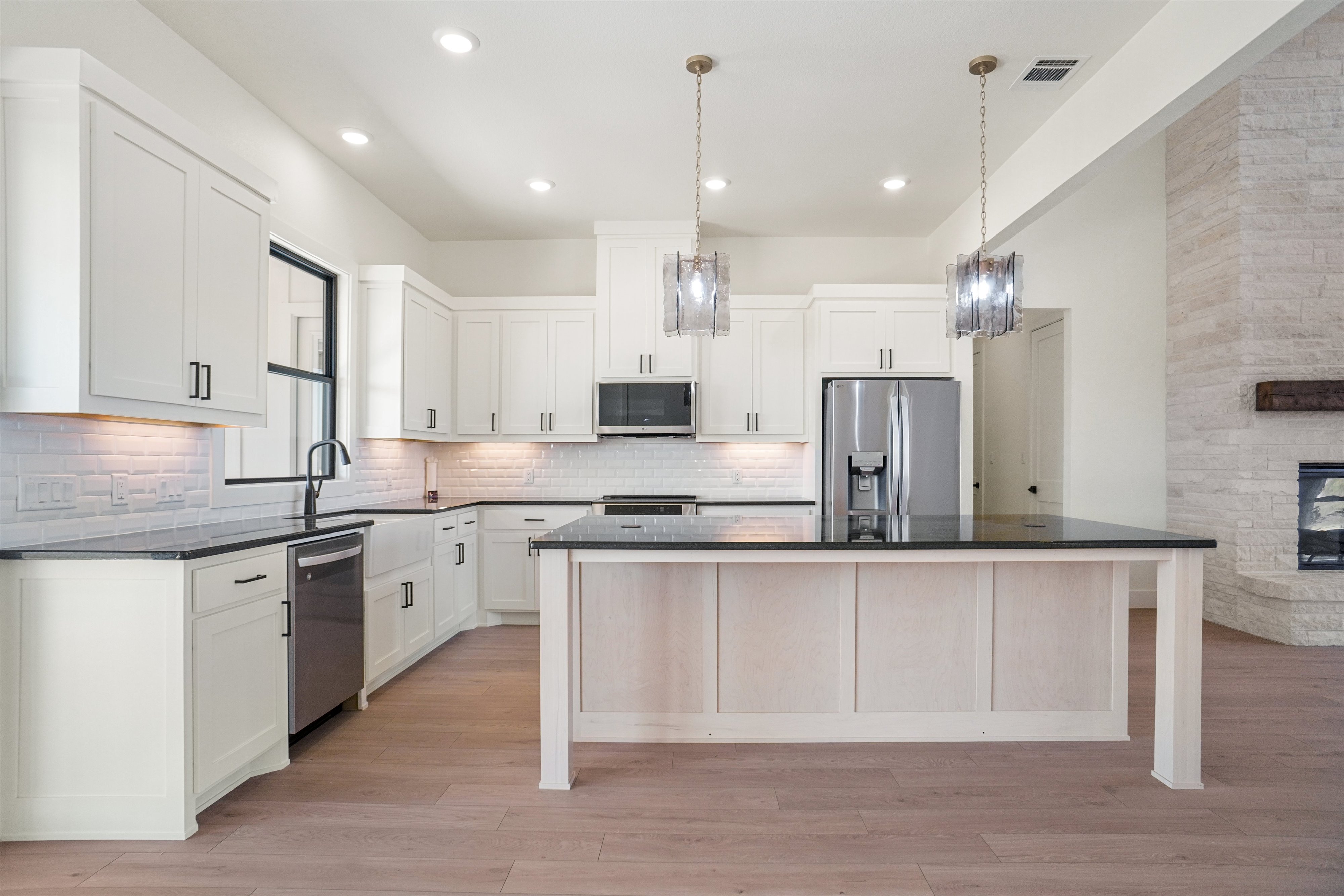 Paradise, Texas, 76073, United States, 3 Bedrooms Bedrooms, ,3 BathroomsBathrooms,Residential,For Sale,1979690