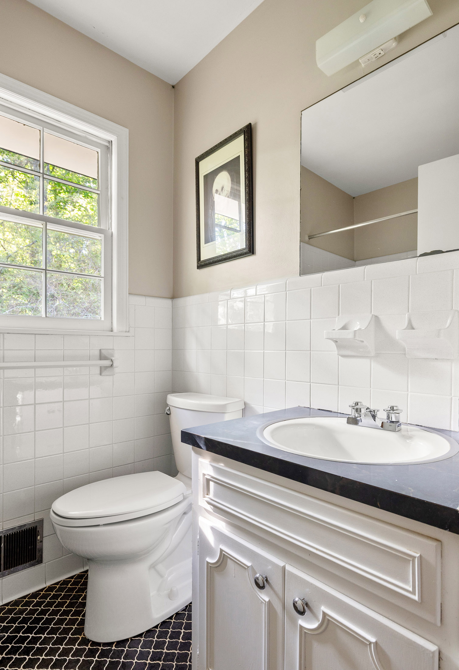  Tucked into the Established Smoke Rise Community - 物件實景