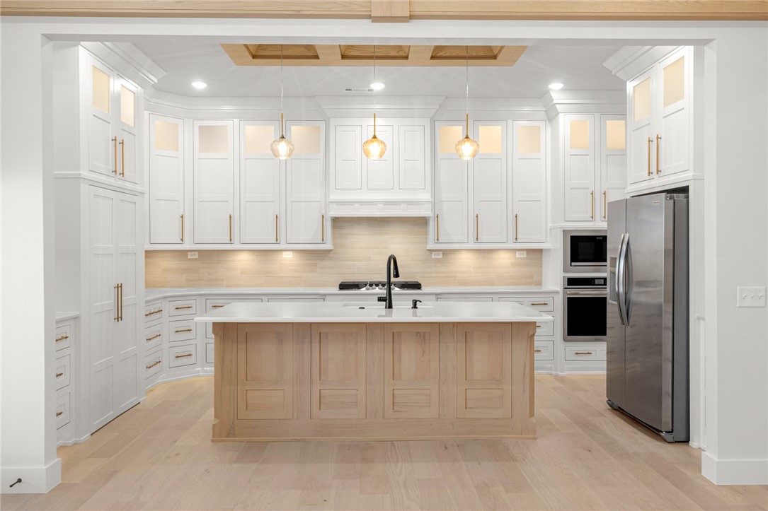 Centerton, Arkansas, 72719, United States, 4 Bedrooms Bedrooms, ,4 BathroomsBathrooms,Residential,For Sale,1991183