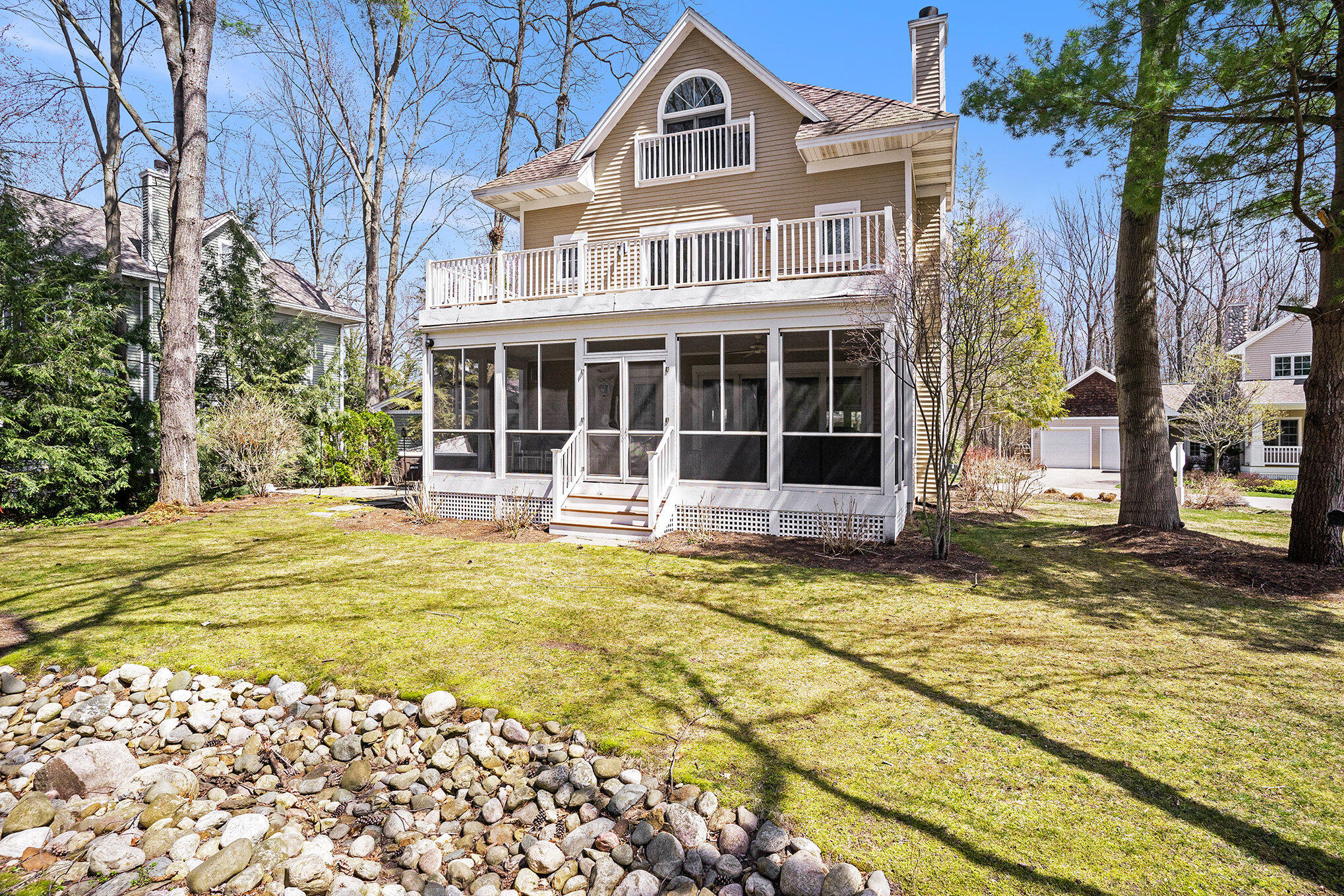 South Haven, Michigan, 49090, United States, 4 Bedrooms Bedrooms, ,4 BathroomsBathrooms,Residential,For Sale,1945011