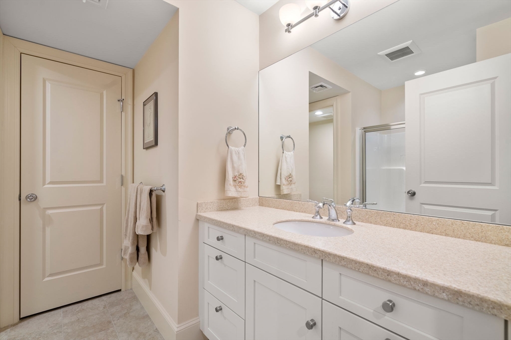 Weston, Massachusetts, 02493, United States, 3 Bedrooms Bedrooms, ,5 BathroomsBathrooms,Residential,For Sale,1941608